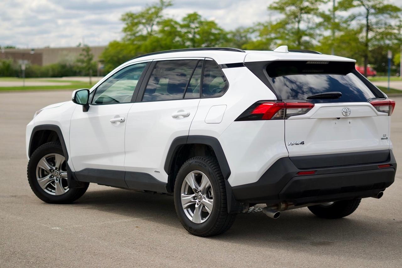 2025 Toyota RAV4 Hybrid LE Photo3