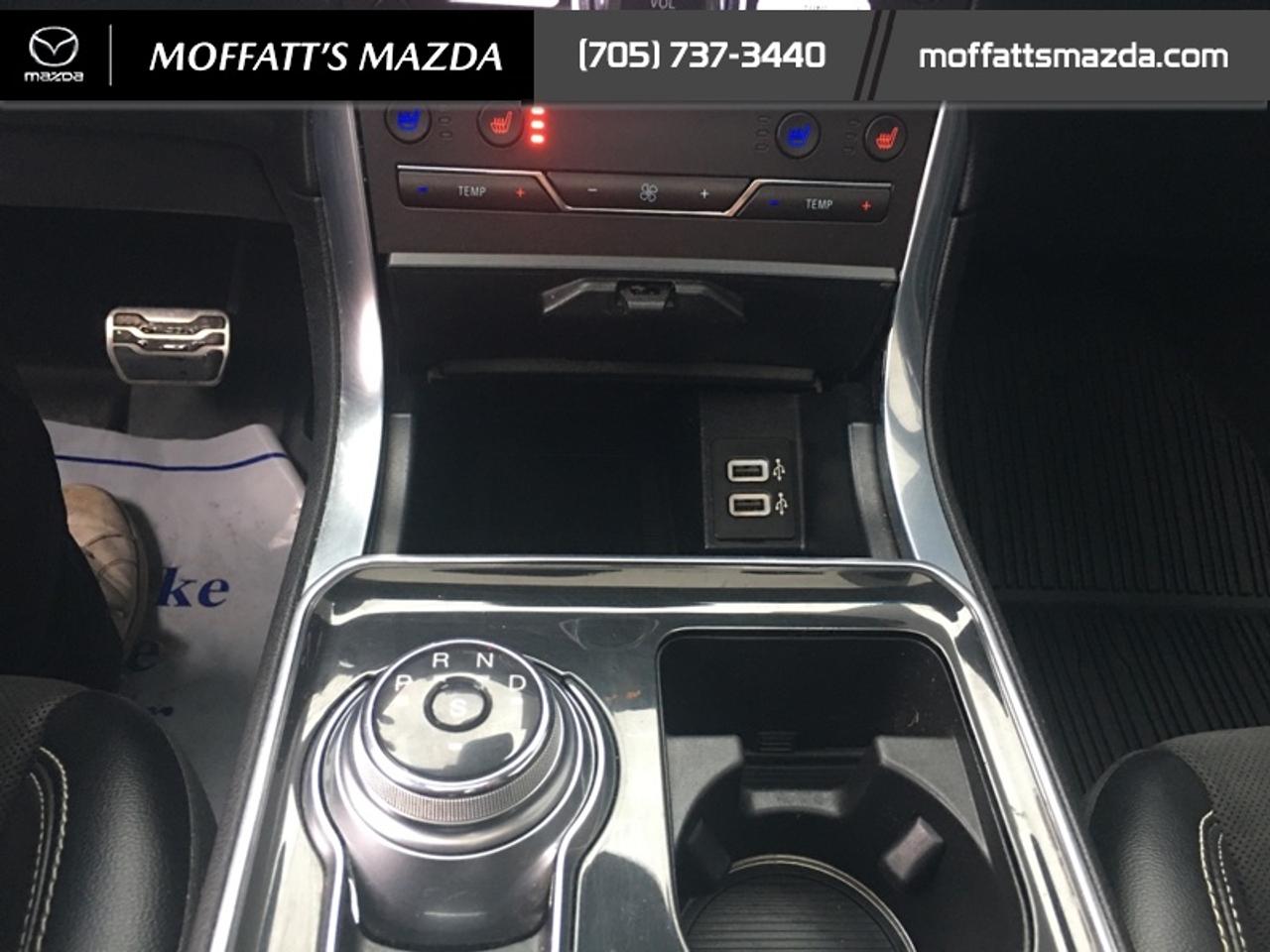 2020 Ford Edge ST Photo
