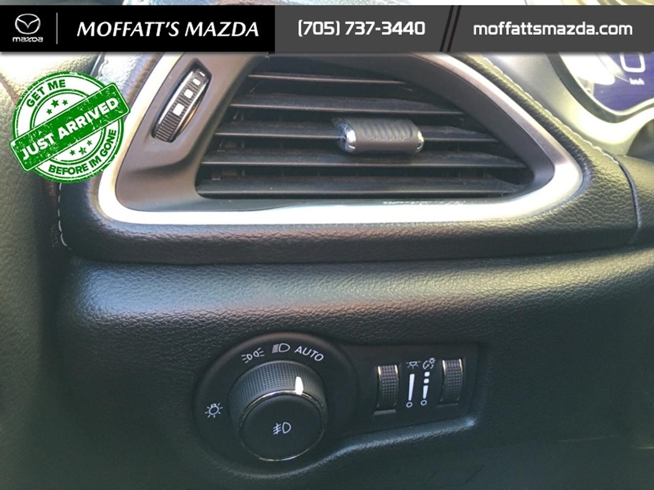 2025 Chrysler Pacifica Limited Photo