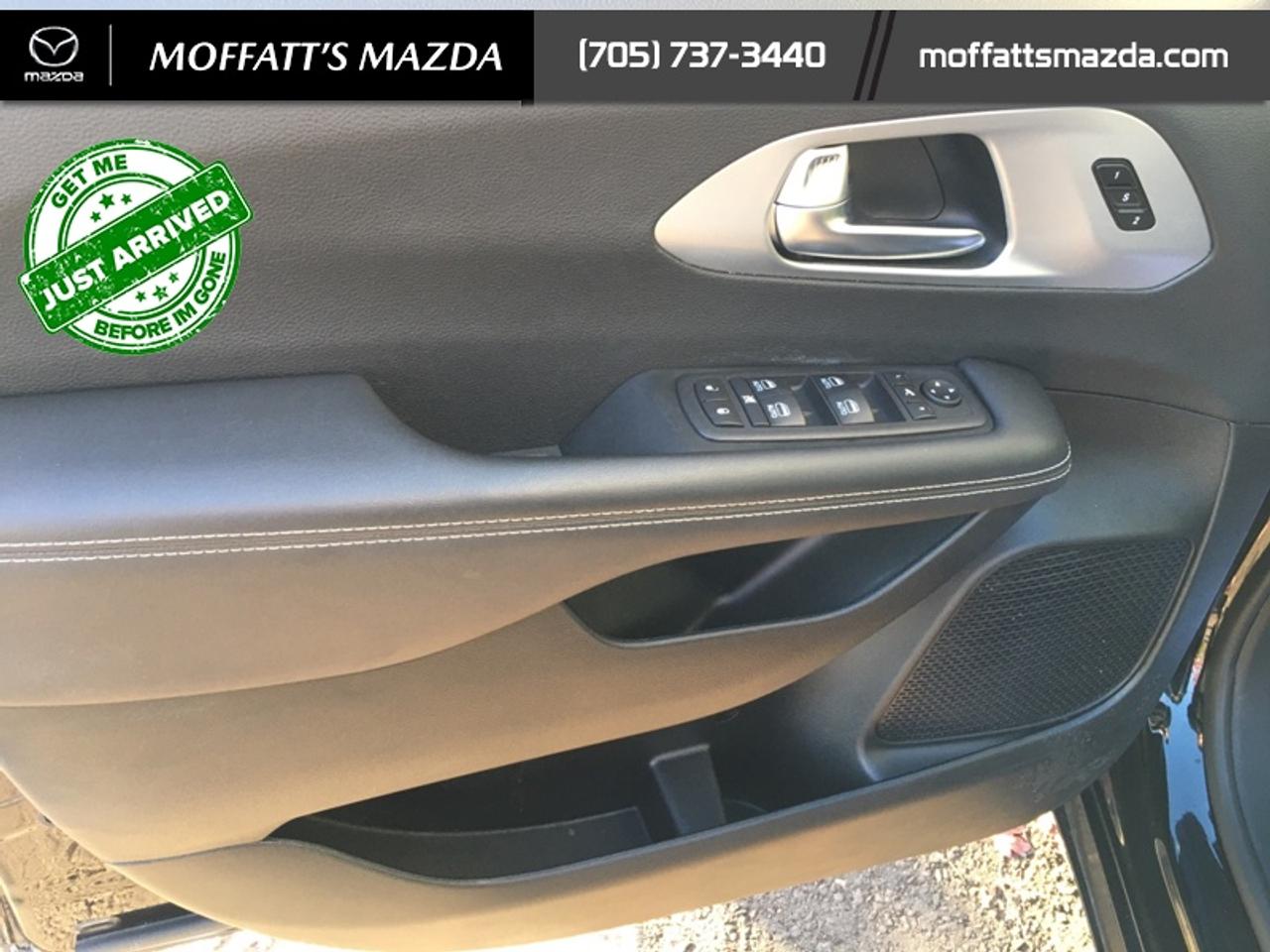 2025 Chrysler Pacifica Limited Photo