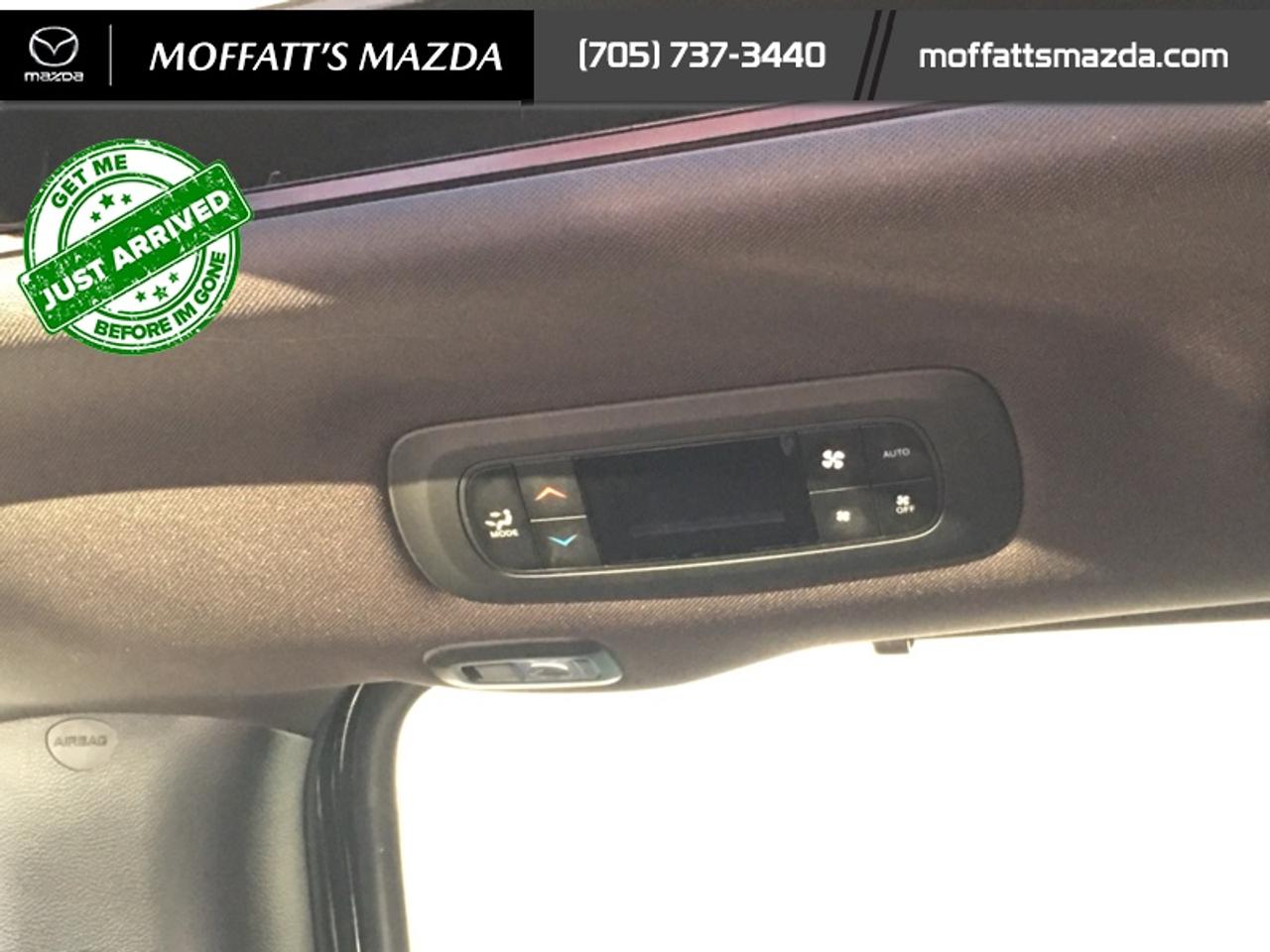 2025 Chrysler Pacifica Limited Photo