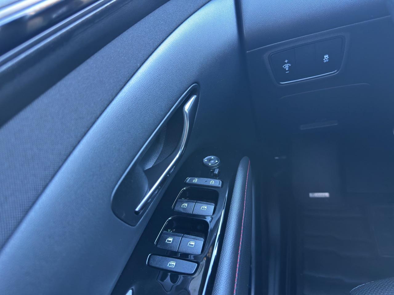 2022 Hyundai Tucson N Line | Sunroof | Lane-Keep Assist | Keyless Entry & Start | Collision Mitigation Photo