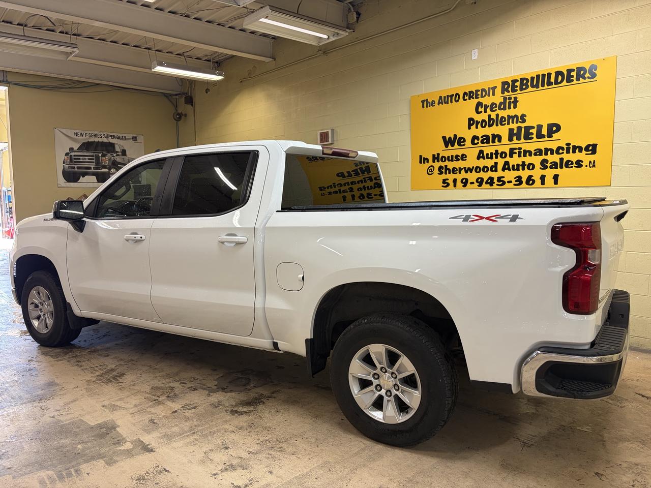 2022 Chevrolet Silverado 1500 LT Photo3
