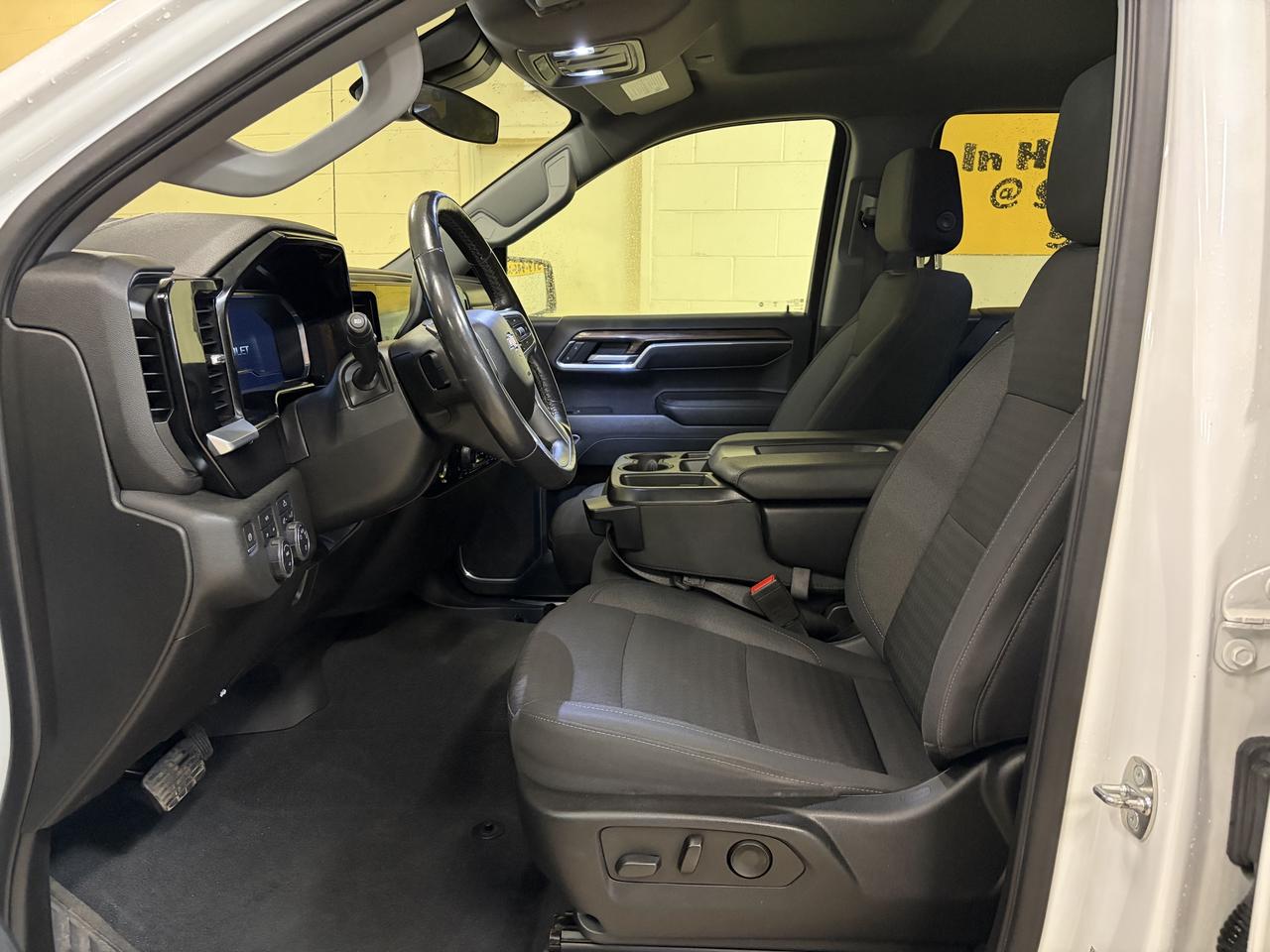 2022 Chevrolet Silverado 1500 LT Photo