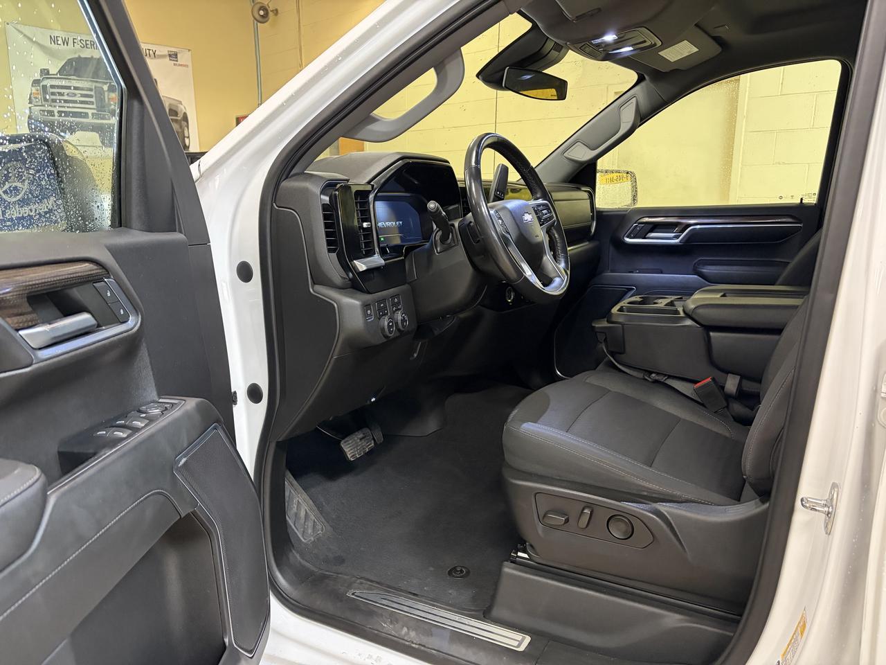 2022 Chevrolet Silverado 1500 LT Photo