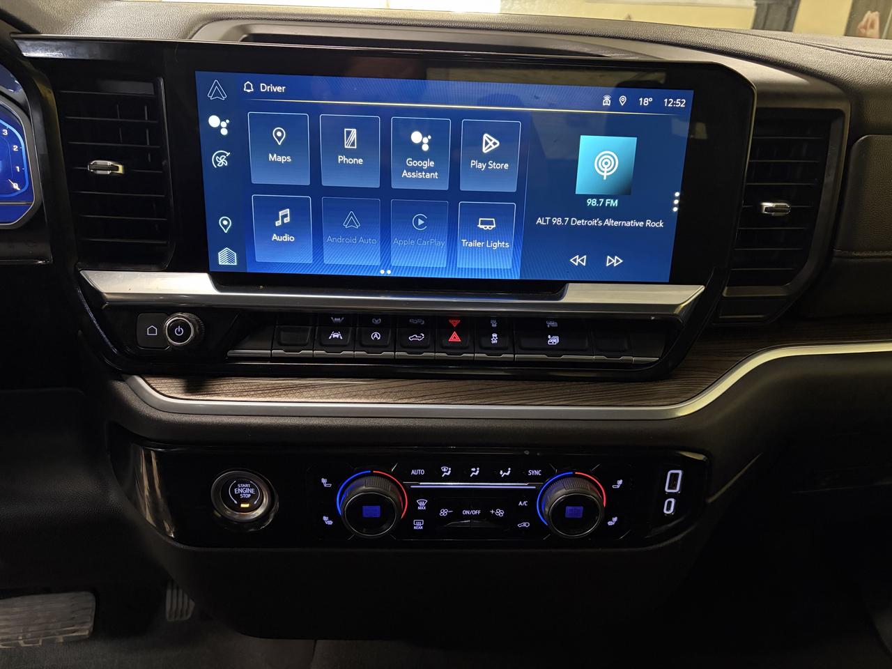 2022 Chevrolet Silverado 1500 LT Photo