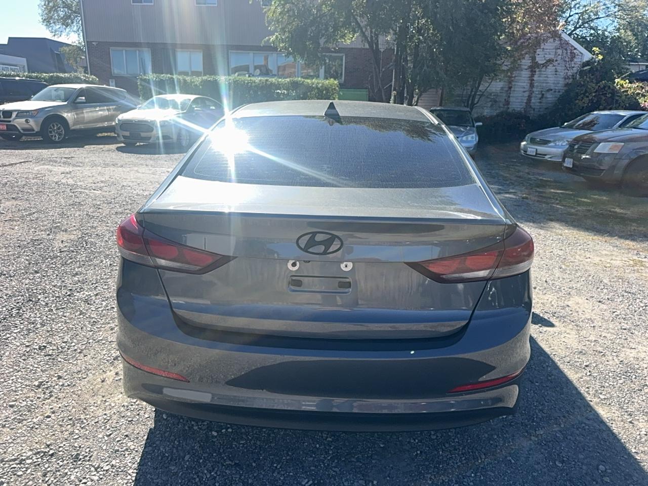 2017 Hyundai Elantra GLS Photo