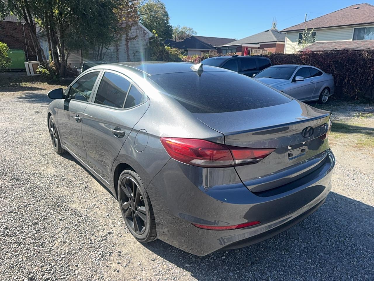 2017 Hyundai Elantra GLS Photo