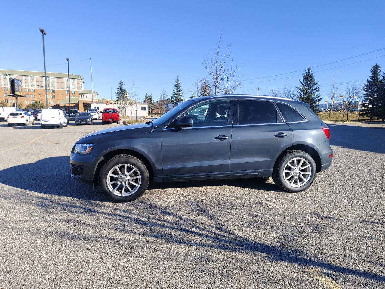 2011 Audi Q5 2.0L Premium Plus - Photo #2