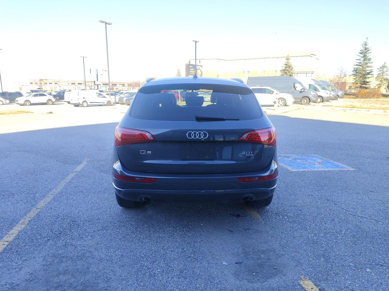 2011 Audi Q5 2.0L Premium Plus Photo