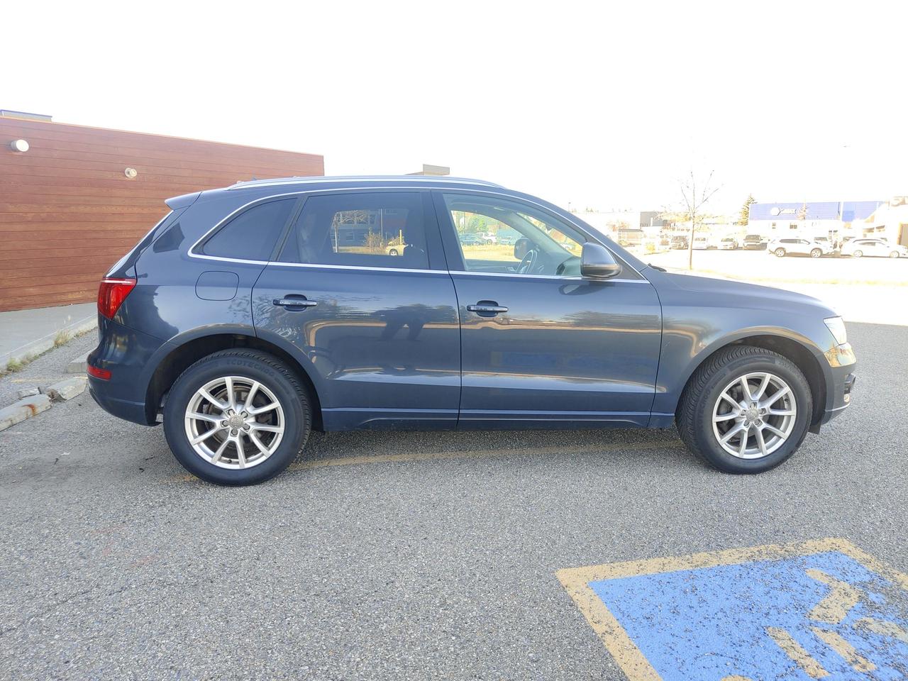 2011 Audi Q5 2.0L Premium Plus Photo