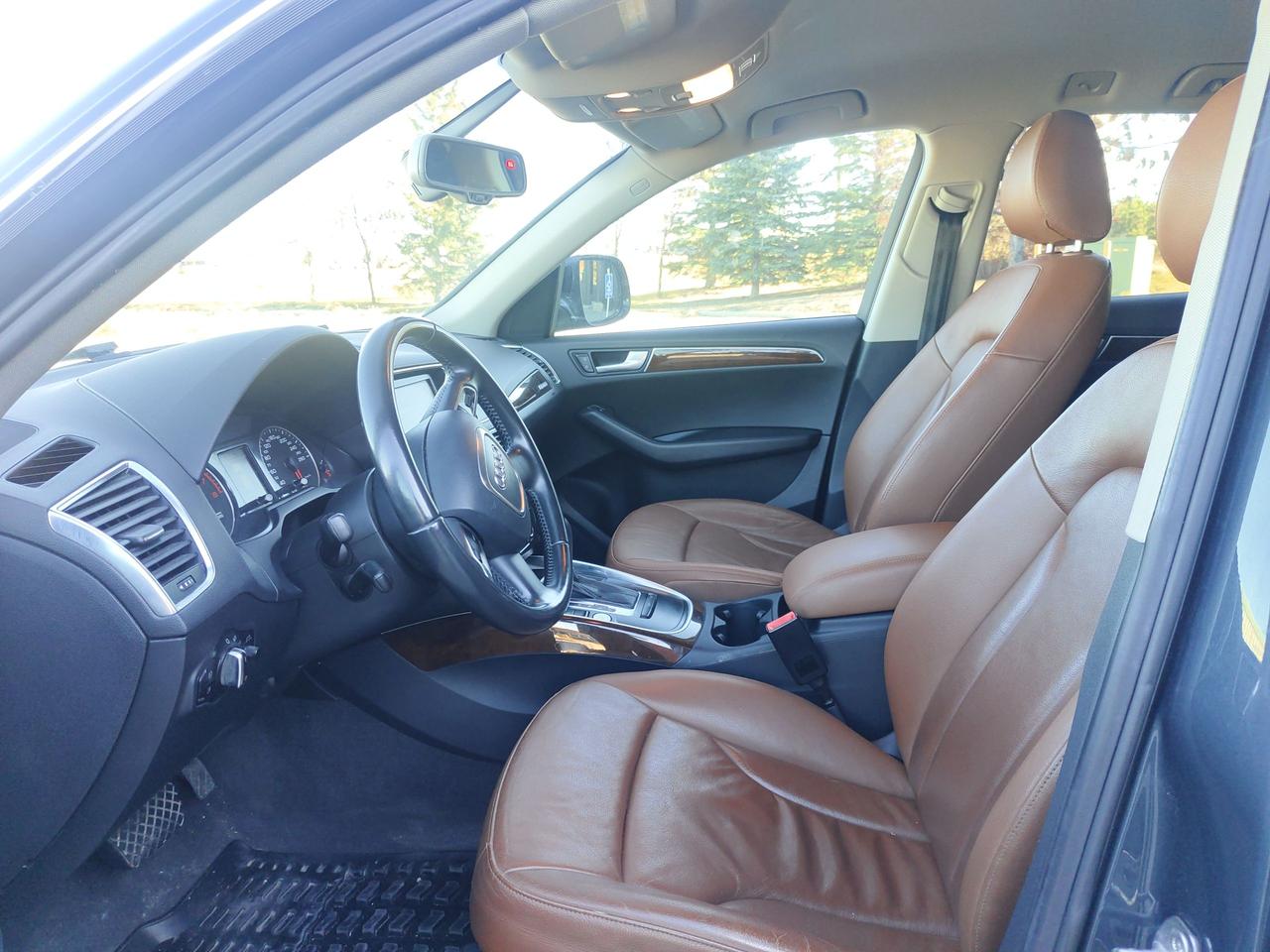 2011 Audi Q5 2.0L Premium Plus Photo
