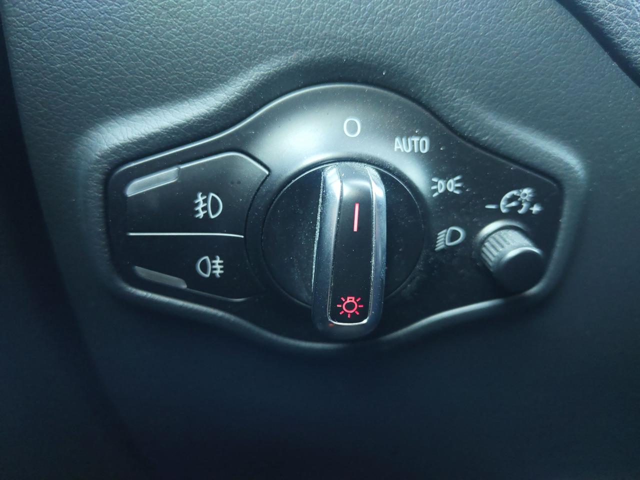 2011 Audi Q5 2.0L Premium Plus - Photo #31