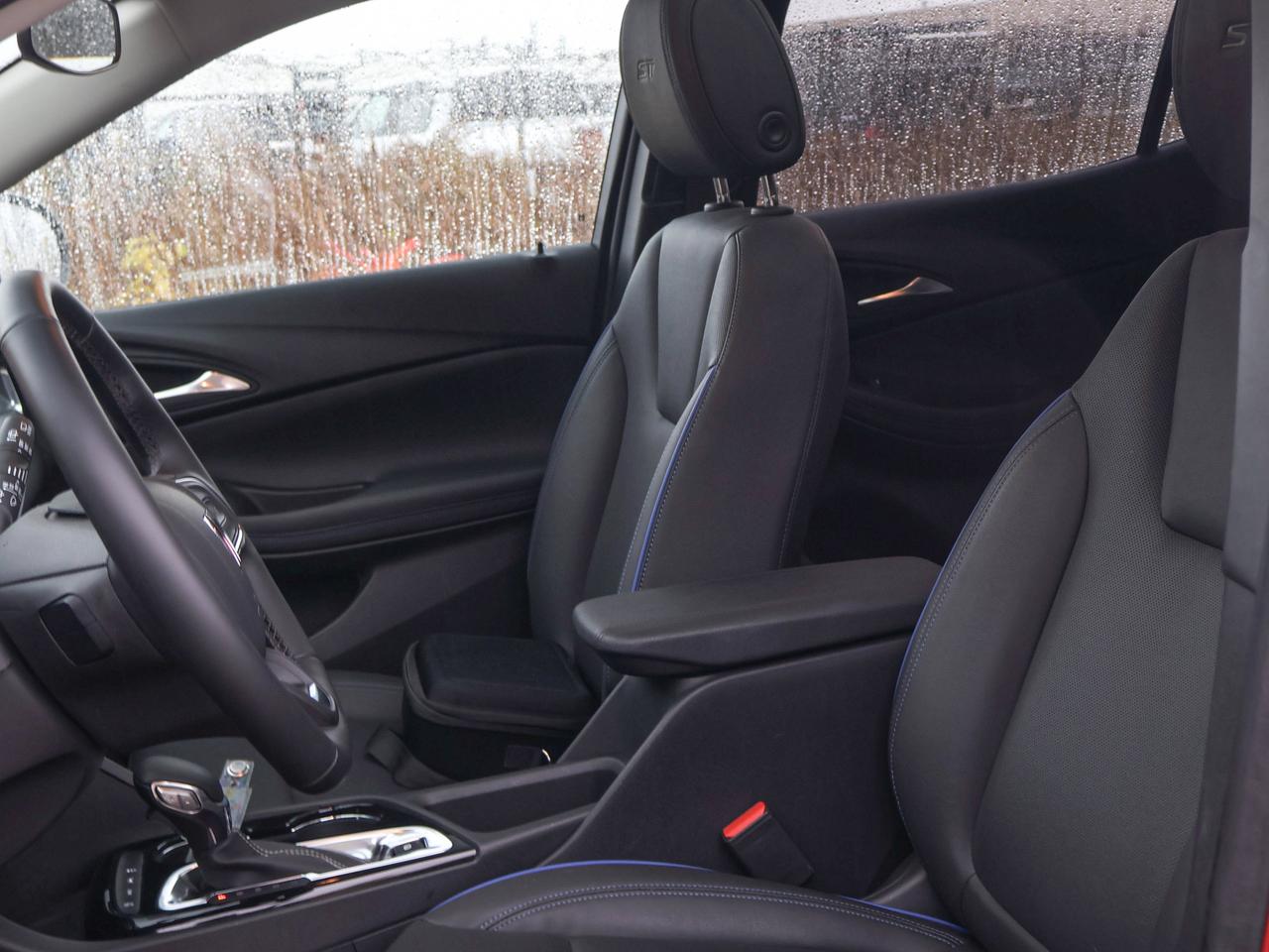 2026 Buick Encore GX Sport Touring Photo
