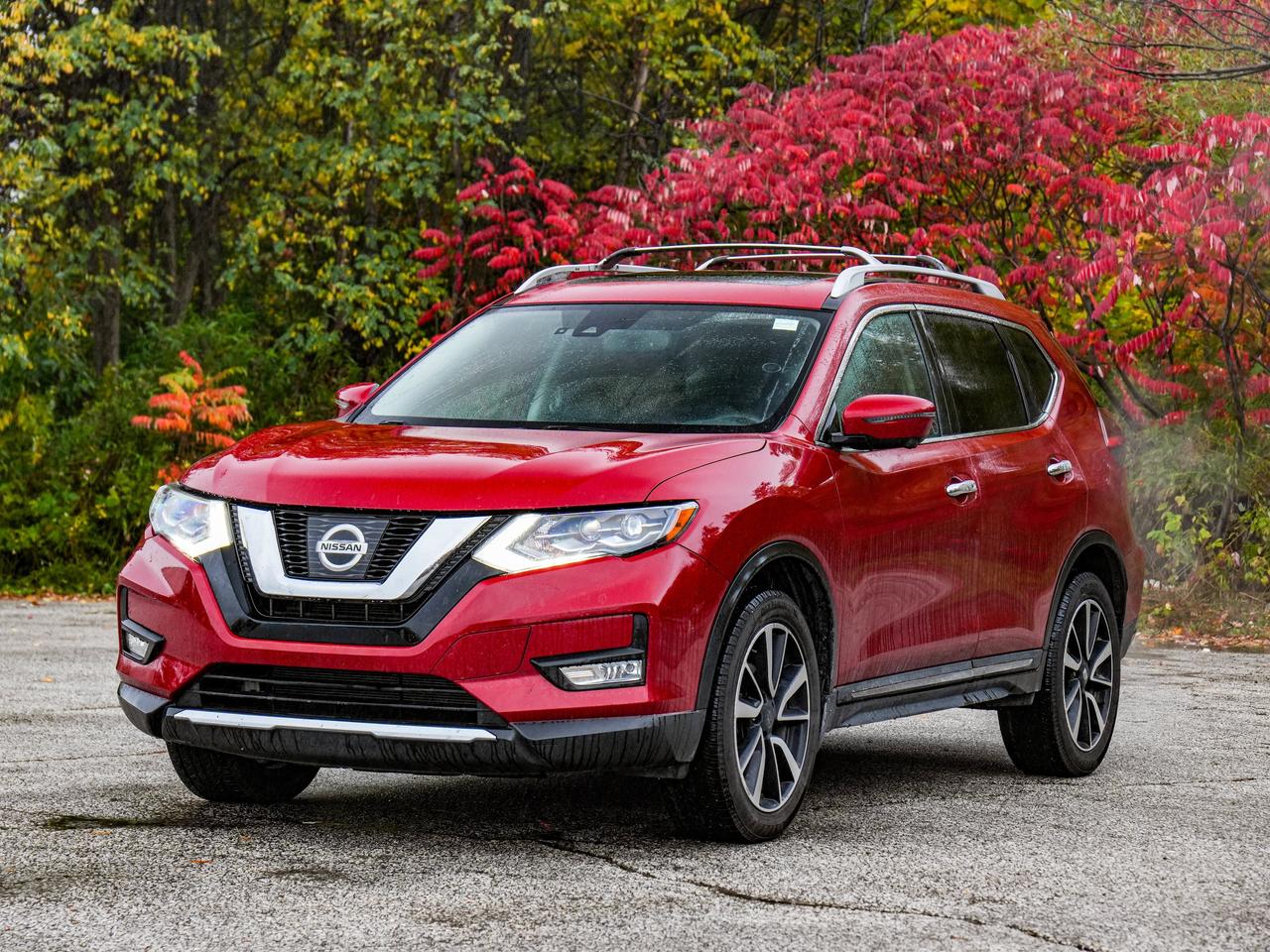 2017 Nissan Rogue SL Platinum Photo