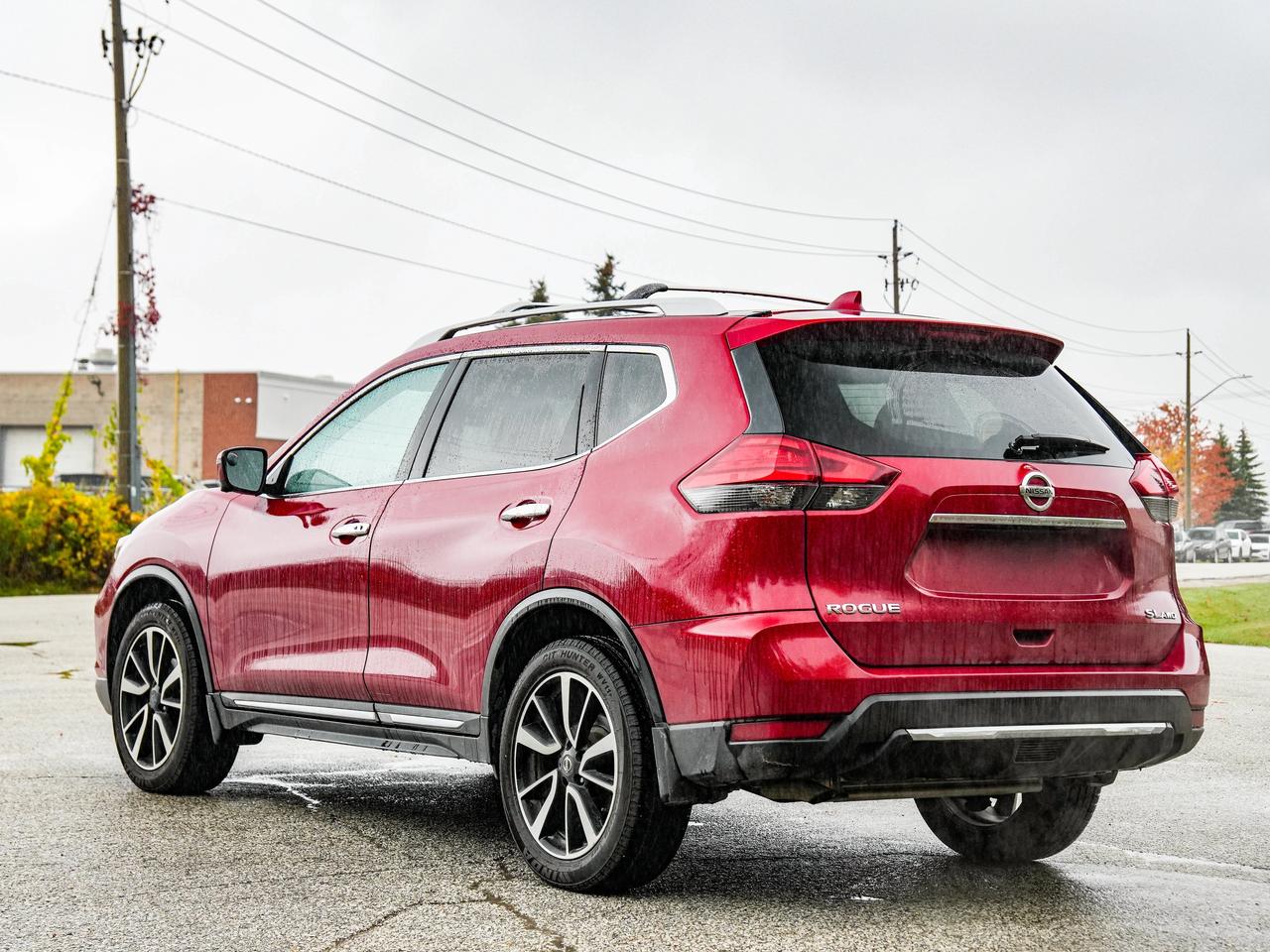 2017 Nissan Rogue SL Platinum Photo
