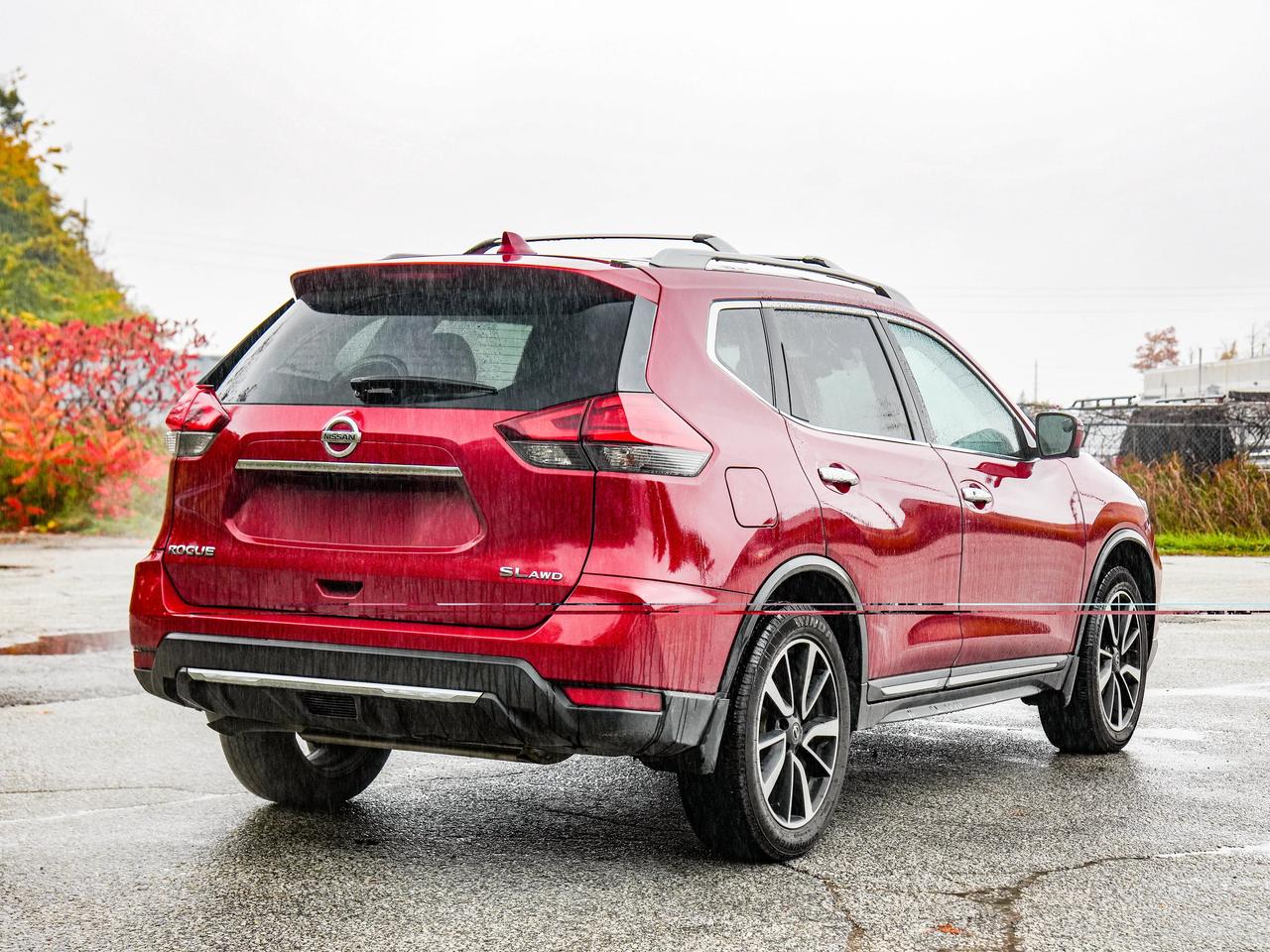 2017 Nissan Rogue SL Platinum Photo