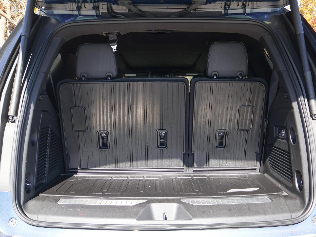 2025 GMC Yukon Denali Photo