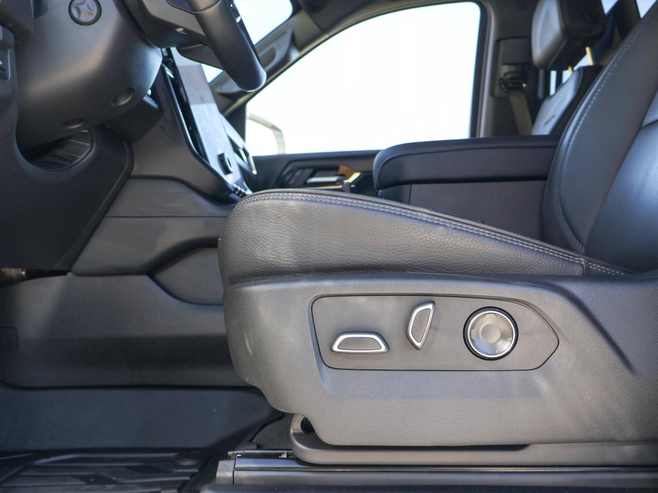 2025 GMC Yukon Denali Photo