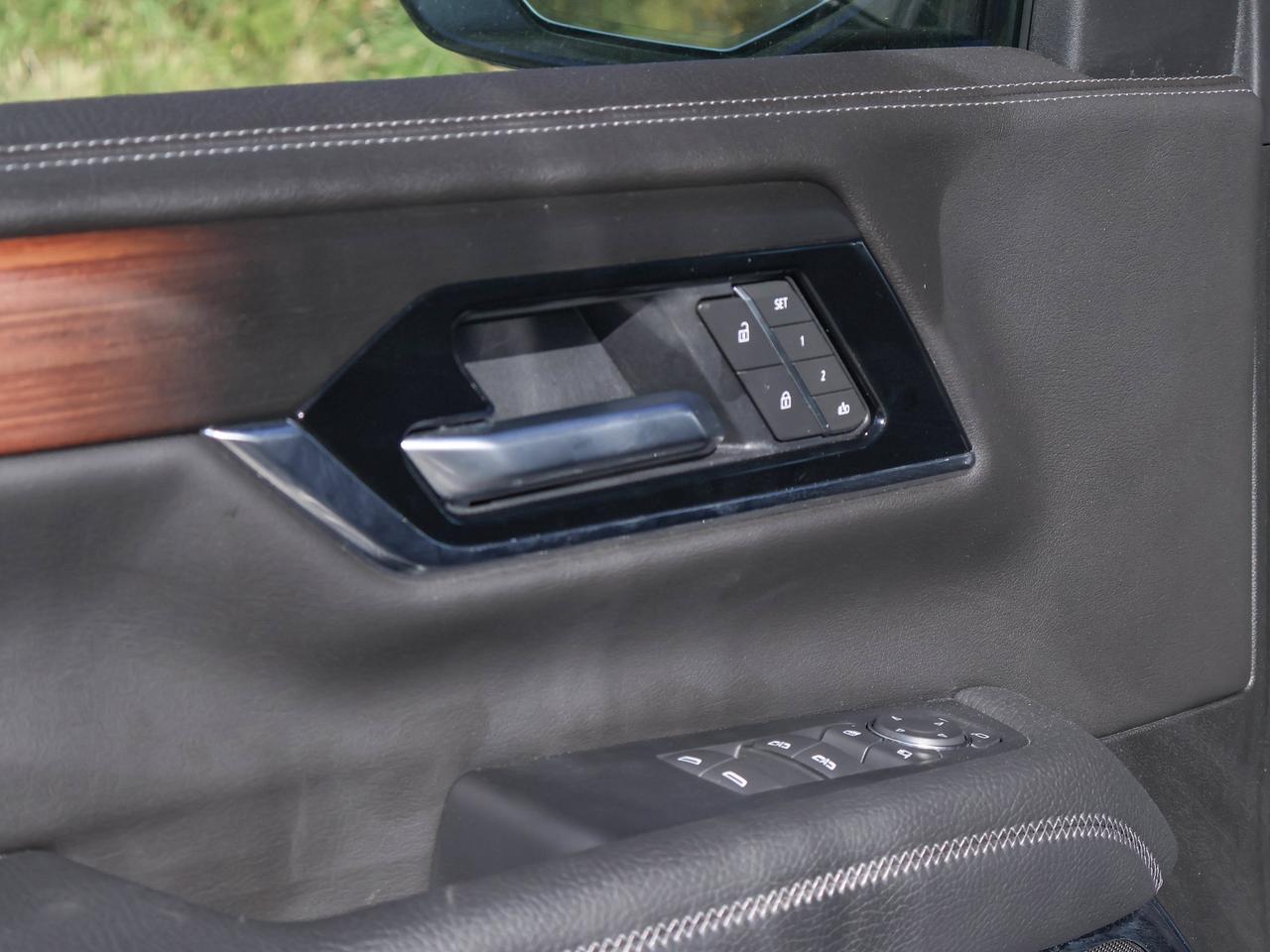 2025 GMC Yukon Denali Photo