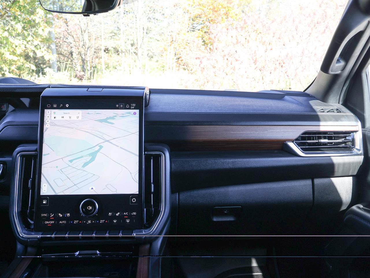 2025 GMC Yukon Denali Photo