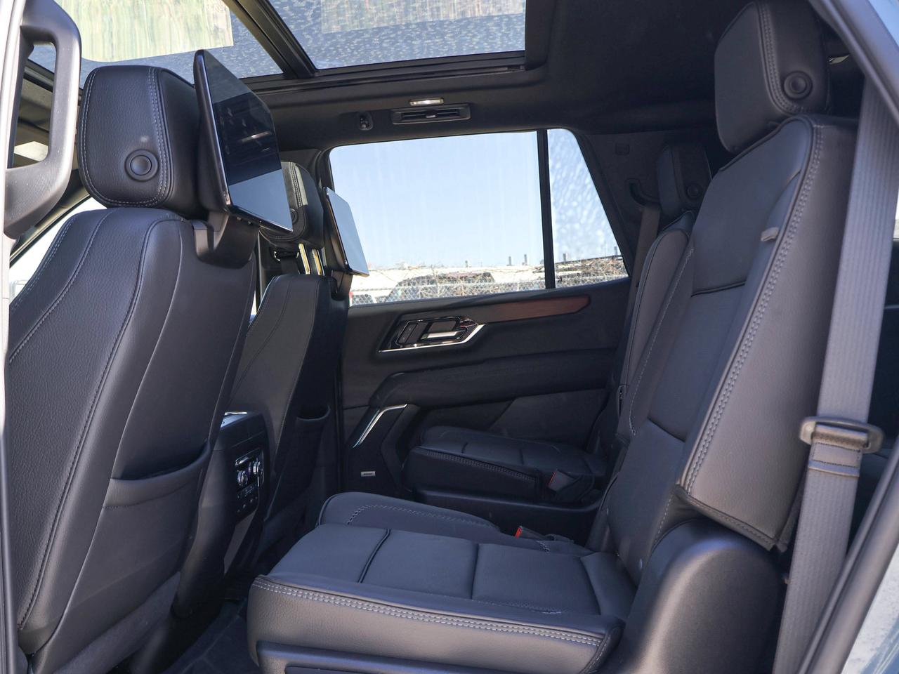 2025 GMC Yukon Denali Photo