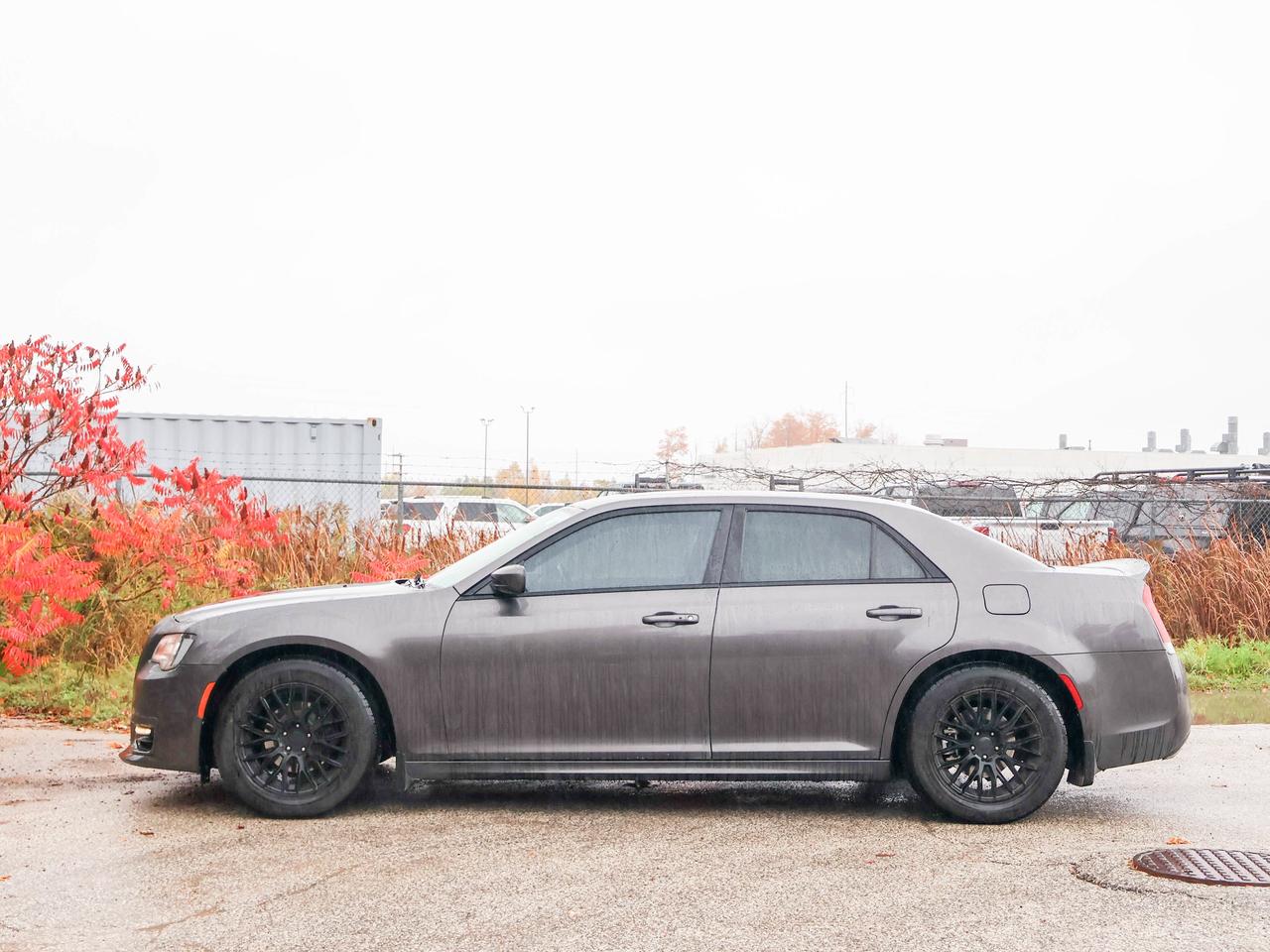2017 Chrysler 300 300S Photo