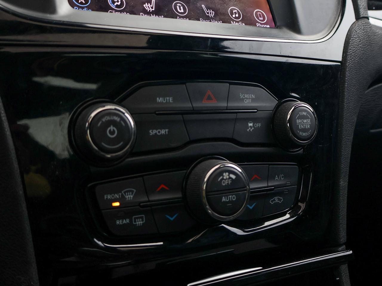 2017 Chrysler 300 300S Photo