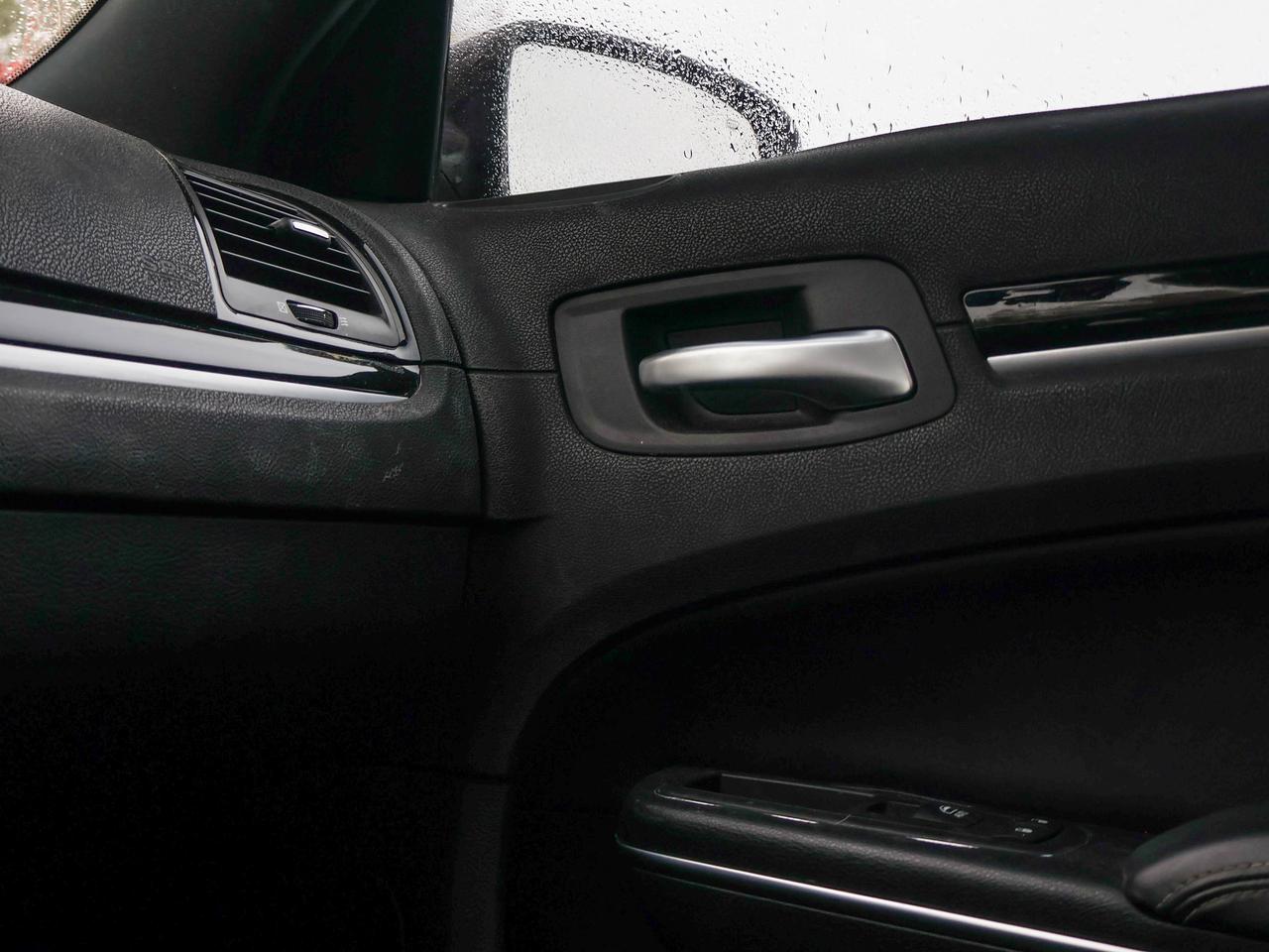 2017 Chrysler 300 300S Photo