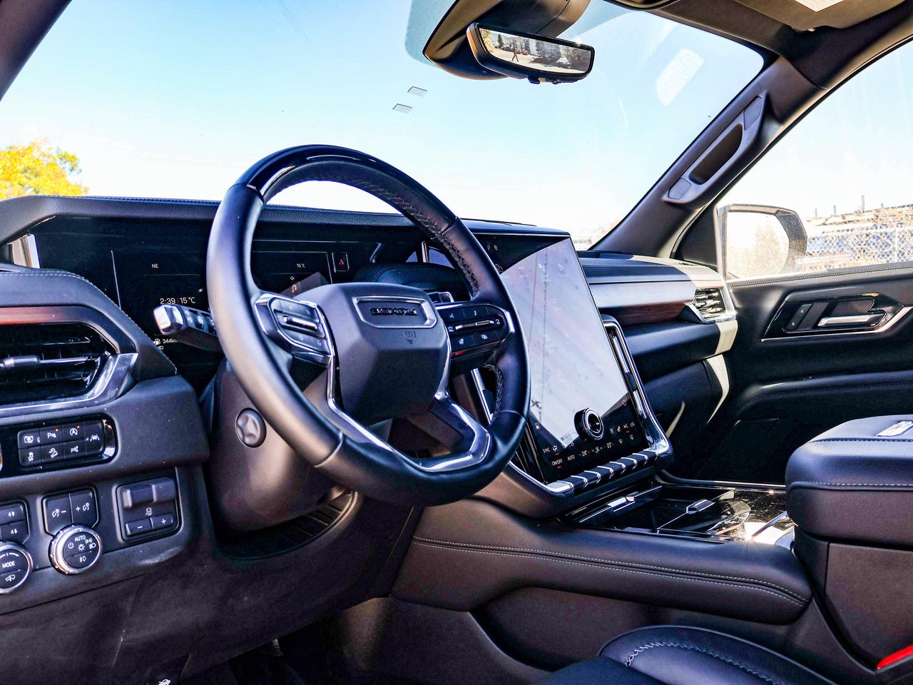 2025 GMC Yukon Denali Photo