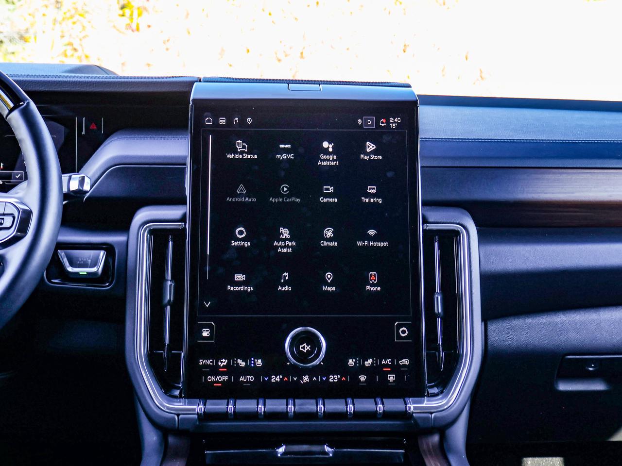 2025 GMC Yukon Denali Photo