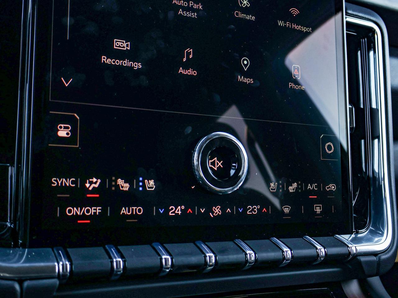 2025 GMC Yukon Denali Photo
