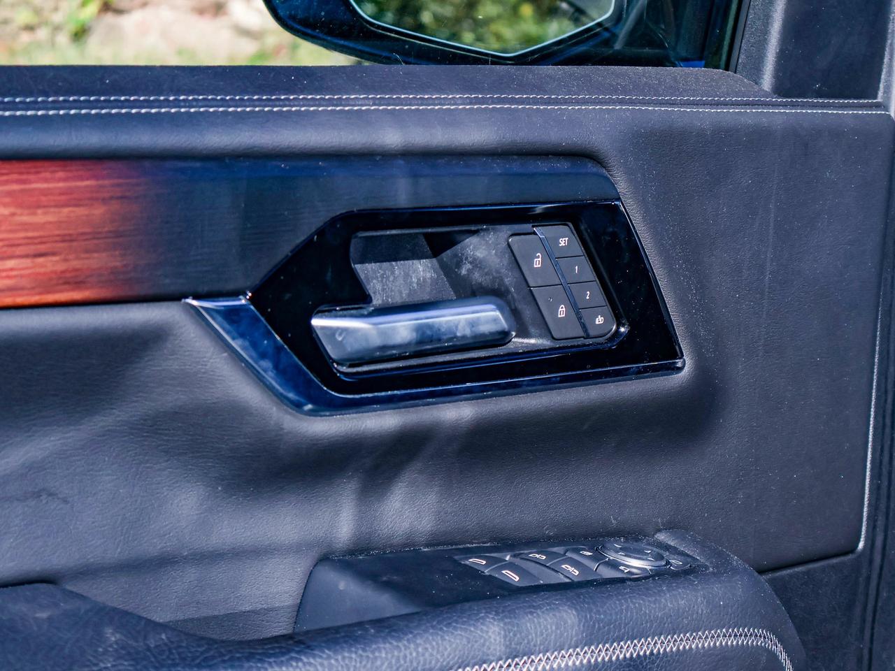 2025 GMC Yukon Denali Photo