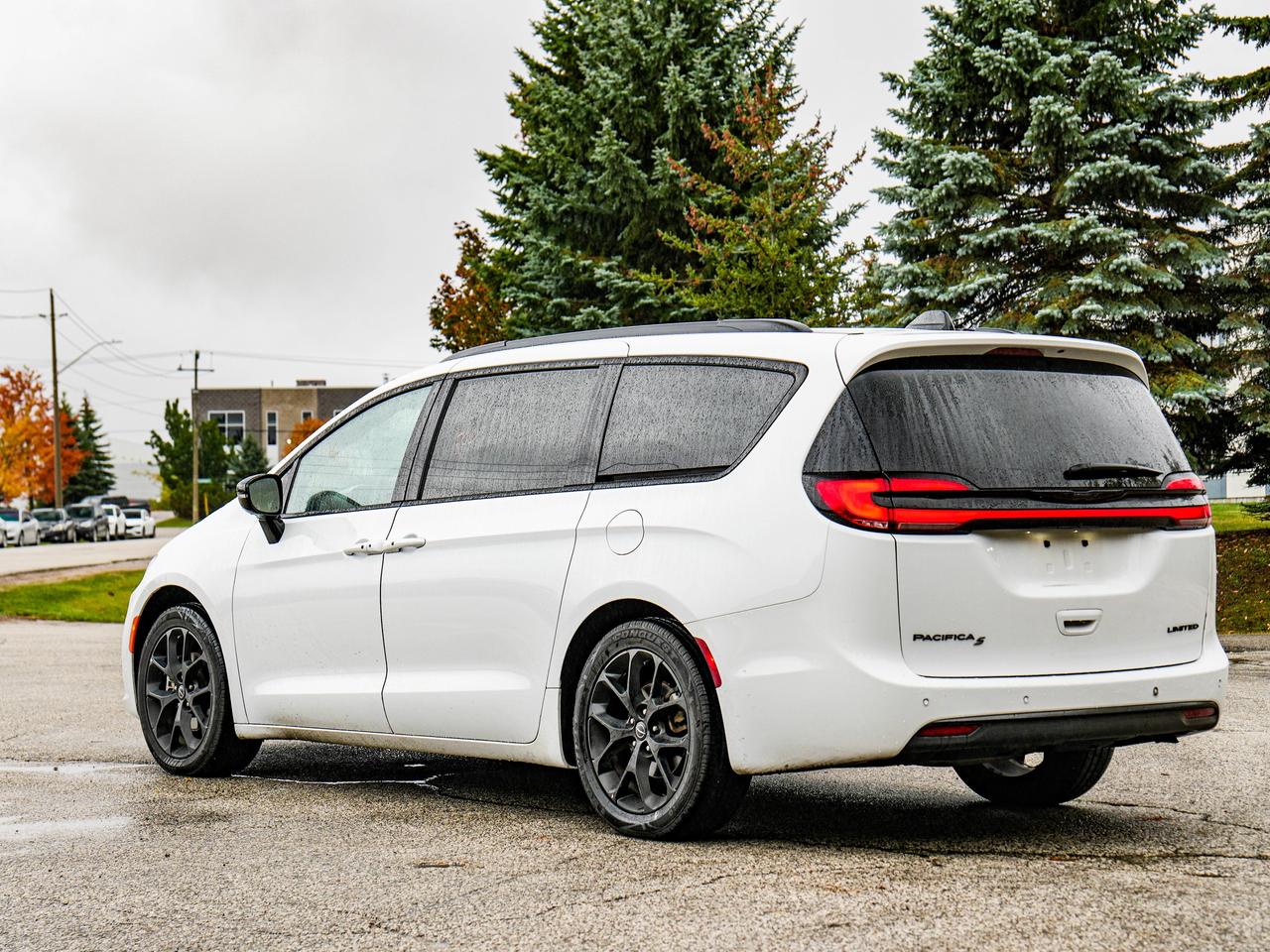 2025 Chrysler Pacifica Limited Photo