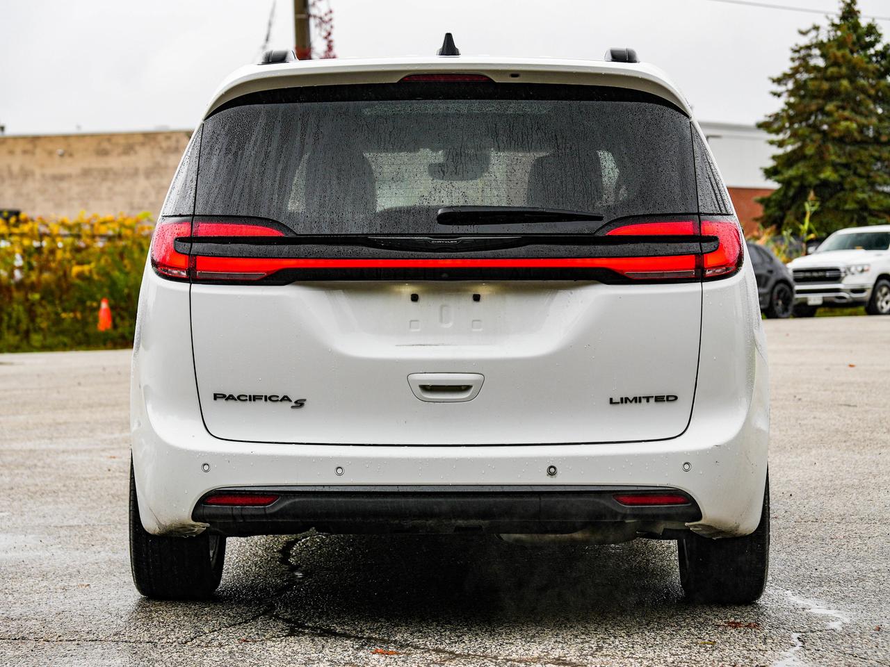 2025 Chrysler Pacifica Limited Photo