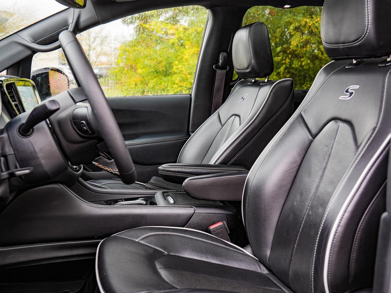 2025 Chrysler Pacifica Limited Photo