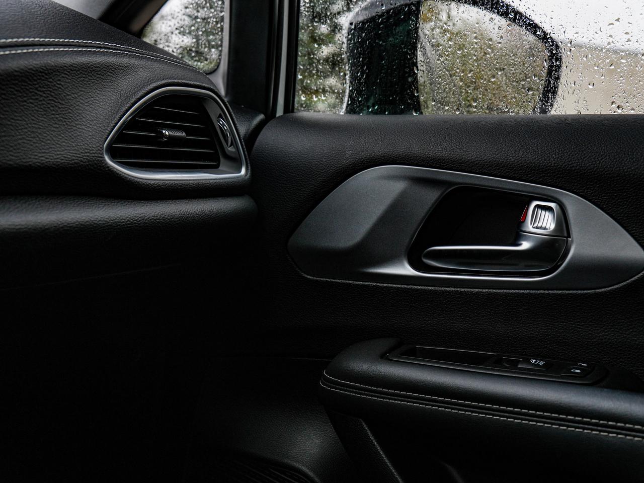 2025 Chrysler Pacifica Limited Photo