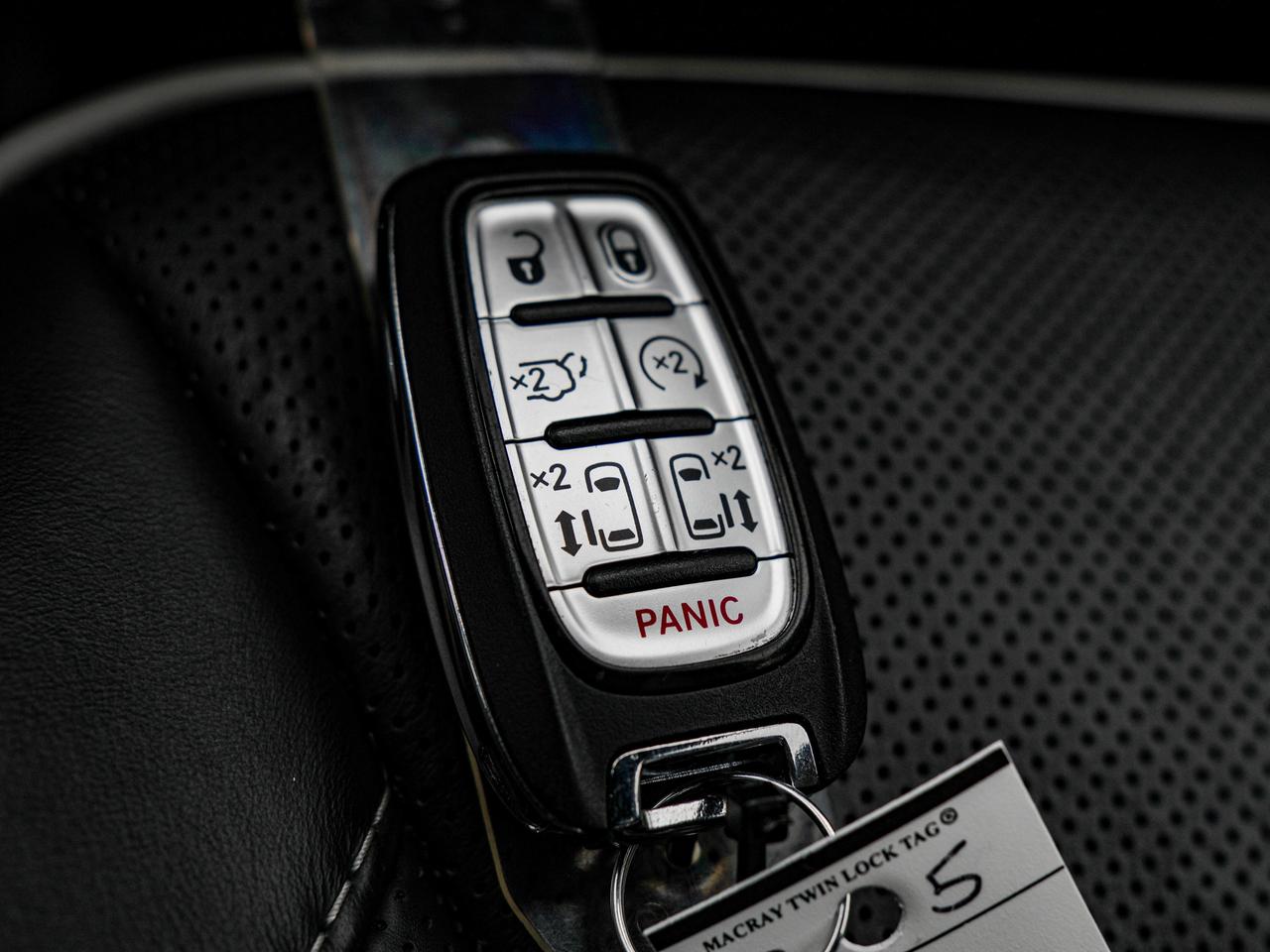 2025 Chrysler Pacifica Limited Photo
