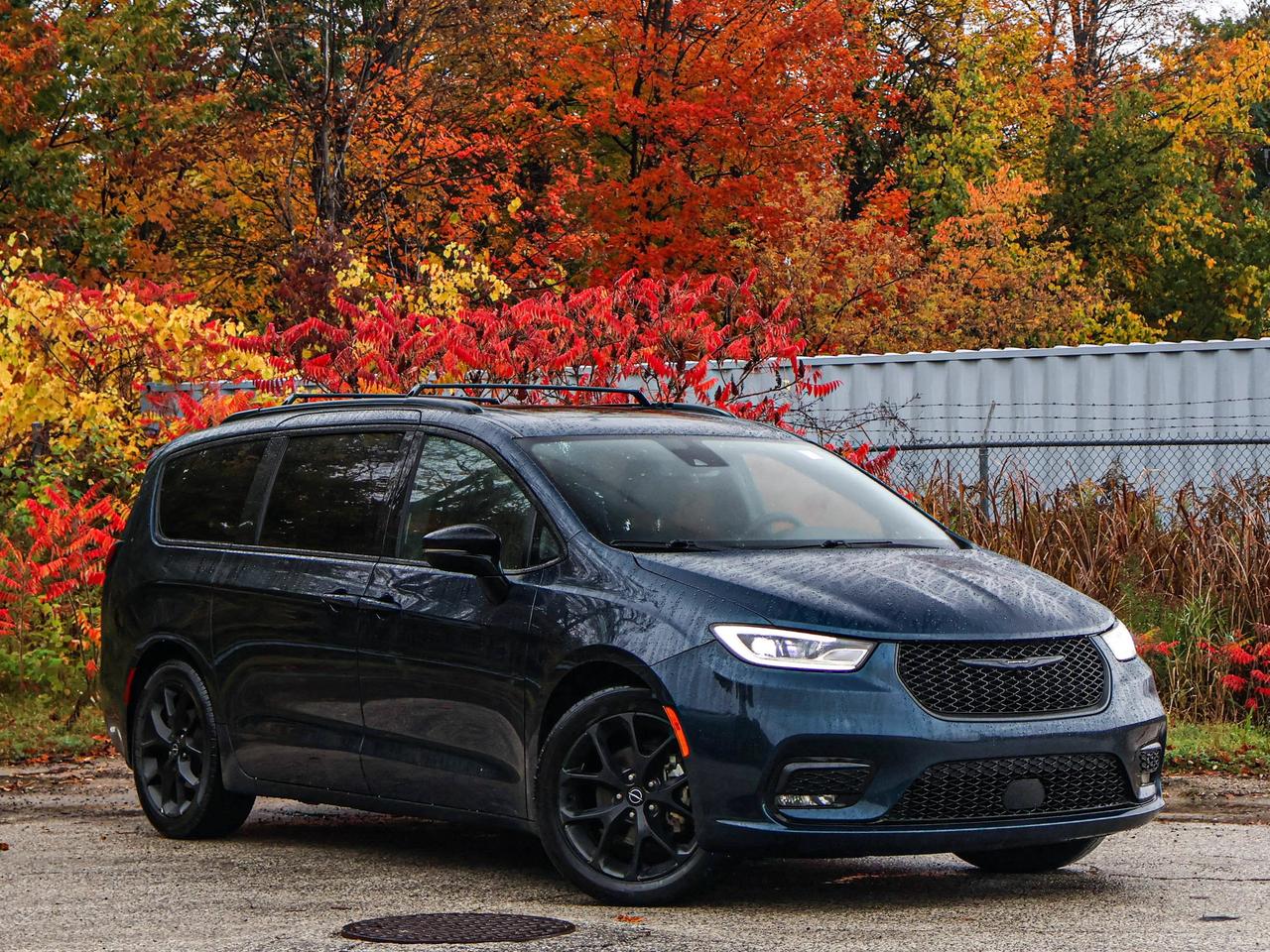 2025 Chrysler Pacifica Limited Photo5