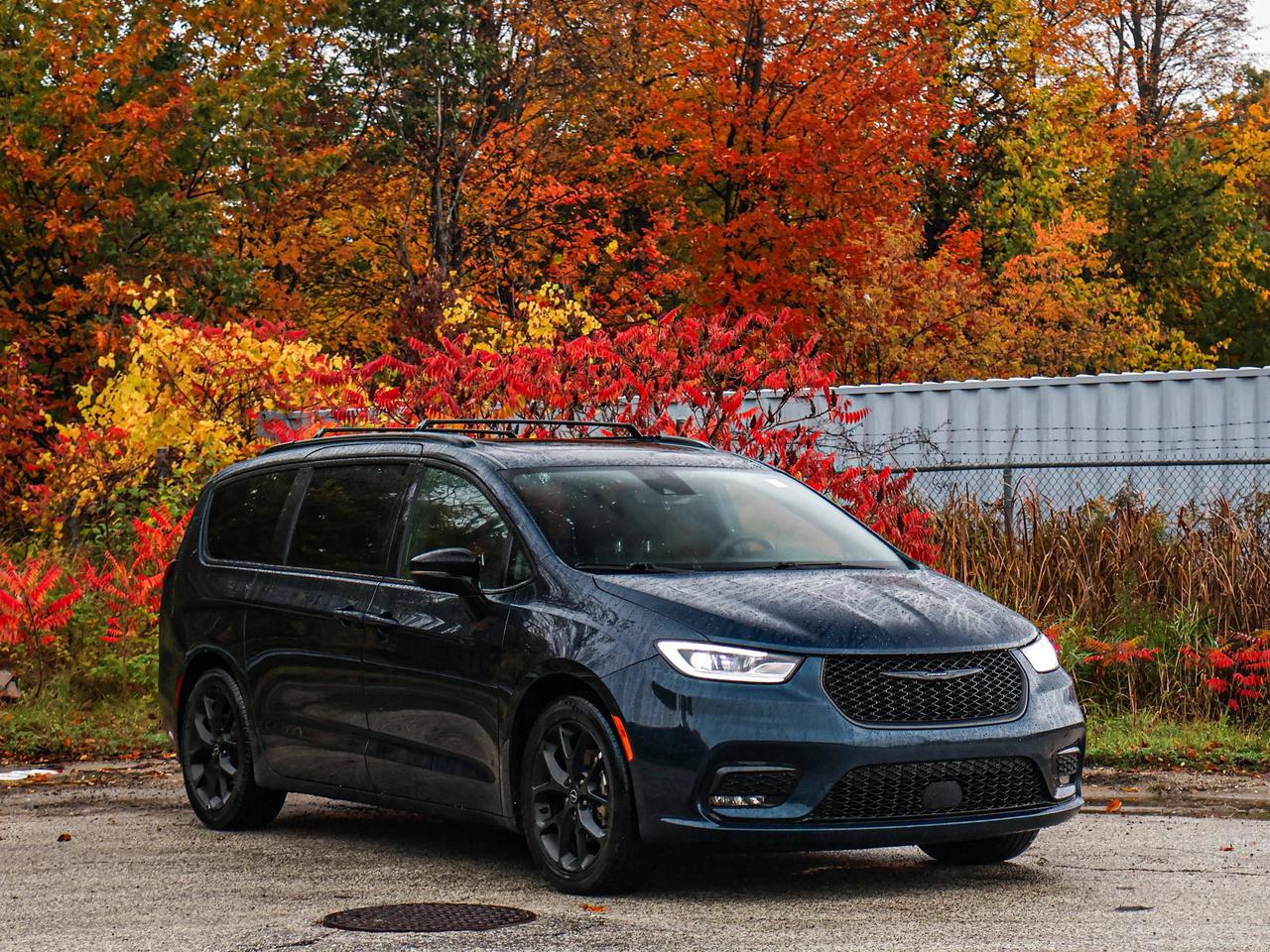2025 Chrysler Pacifica Limited Photo