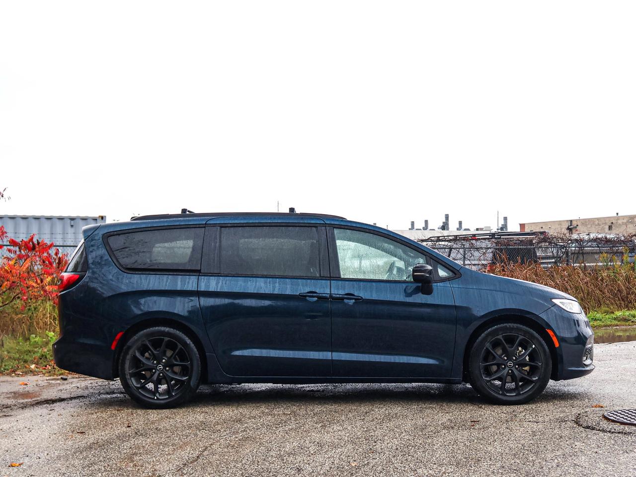 2025 Chrysler Pacifica Limited Photo