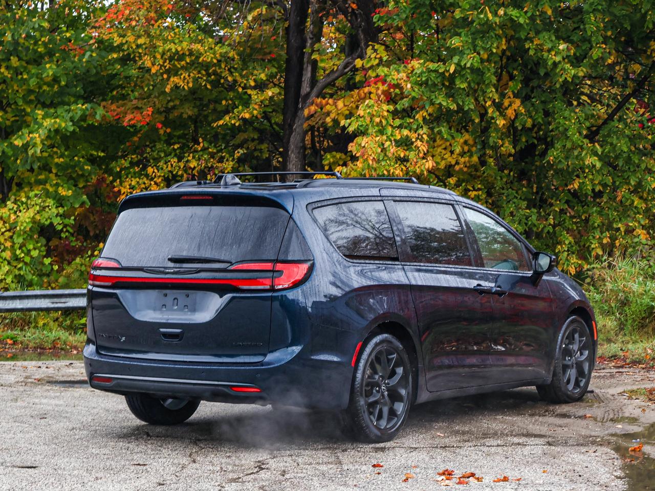 2025 Chrysler Pacifica Limited Photo