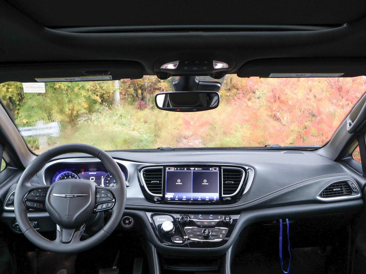 2025 Chrysler Pacifica Limited Photo
