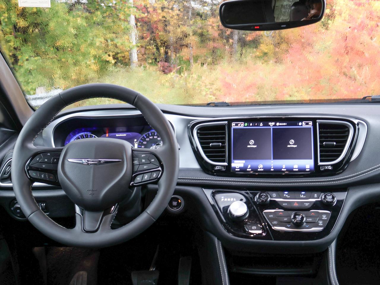 2025 Chrysler Pacifica Limited Photo