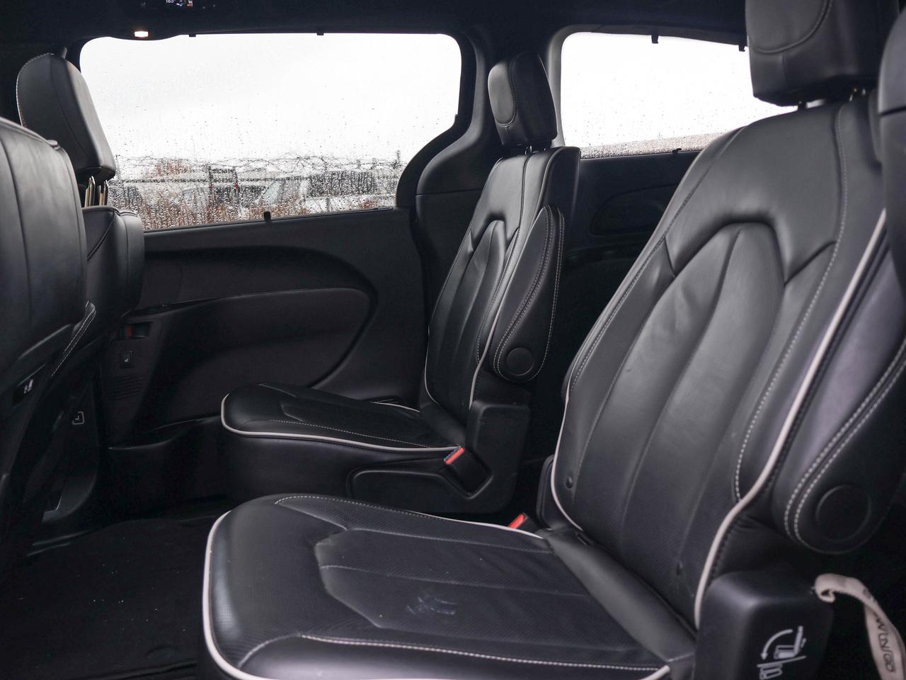 2025 Chrysler Pacifica Limited Photo