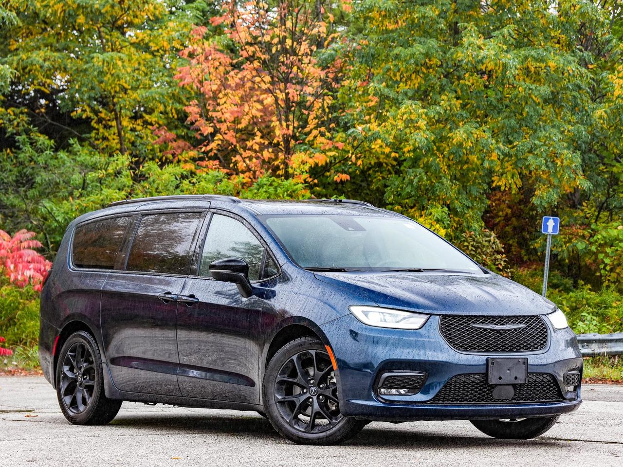 2025 Chrysler Pacifica Limited Photo5