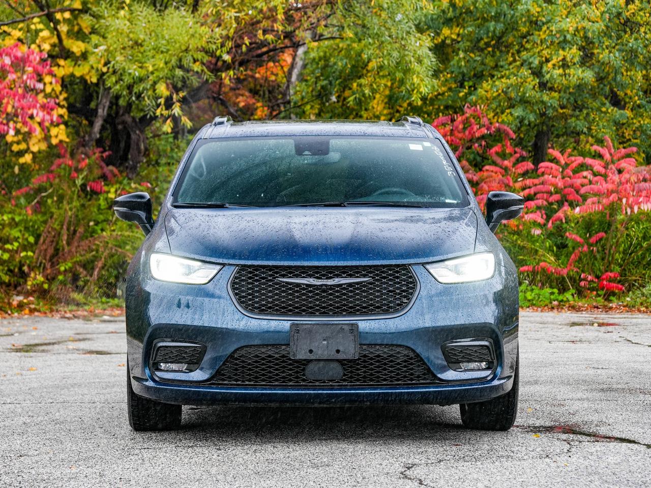 2025 Chrysler Pacifica Limited Photo
