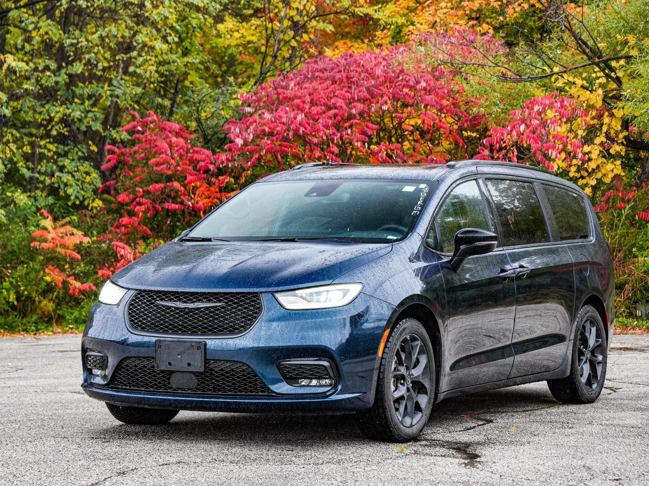 2025 Chrysler Pacifica Limited Photo