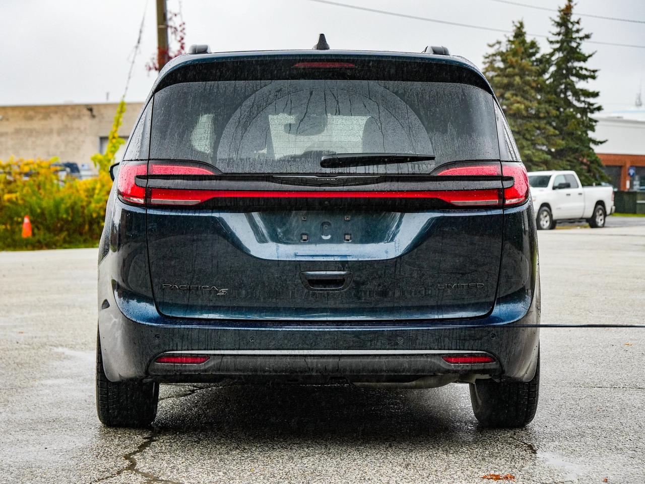 2025 Chrysler Pacifica Limited Photo