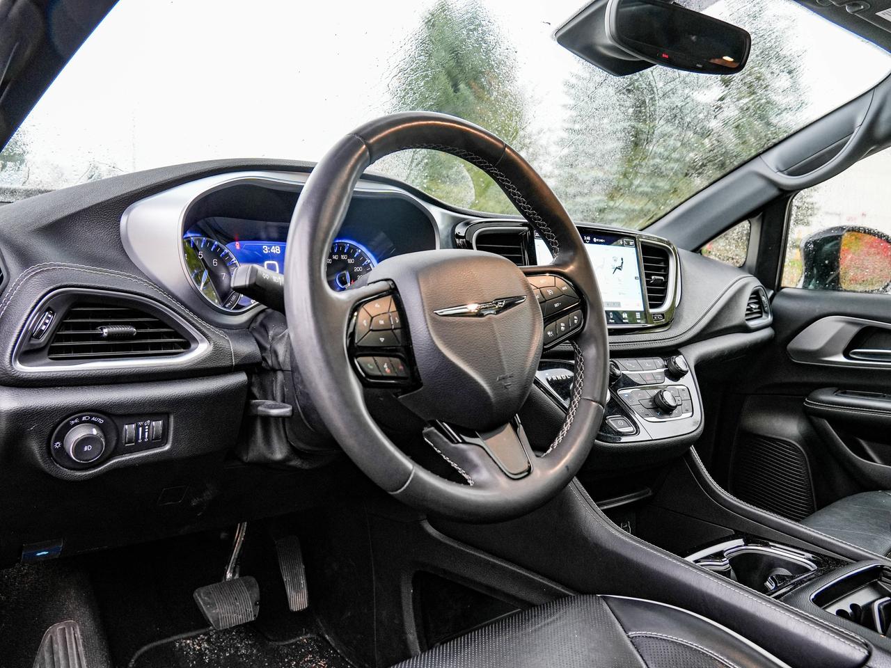 2025 Chrysler Pacifica Limited Photo